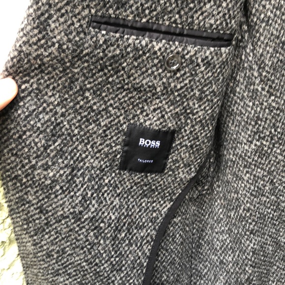 Hugo Boss Fitted soft wool/synthetic blend blazer - Picture 2 of 4